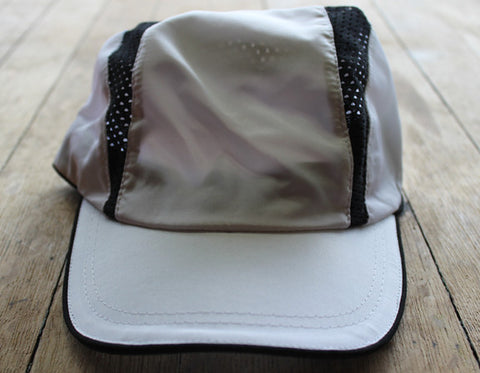 Performance Runner Cap White/ Black