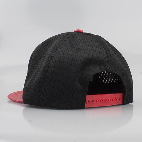 BLACK MESH/ RED LEATHER SNAPBACK